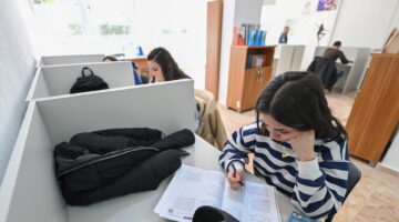 BÜYÜKŞEHİR’İN BOZYAZI’YA AÇTIĞI OKUMA SALONU ÖĞRENCİLERİN YENİ ADRESİ OLDU