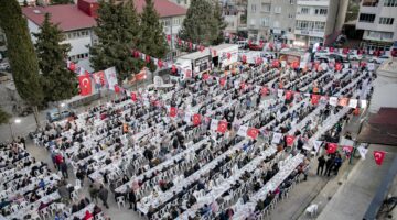 BÜYÜKŞEHİR’İN GÜLNAR’DA DÜZENLEDİĞİ İFTAR PROGRAMINA YOĞUN KATILIM