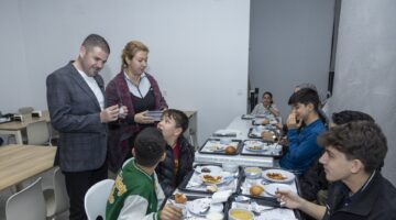 RAMAZAN BOYUNCA GÖNÜLLER BİR OLDU, MEZİTLİ’DE DAYANIŞMA RÜZGARI ESTİ!