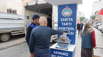 AKDENİZ BELEDİYESİ ZABITA EKİPLERİNDEN PAZAR DENETİMİ