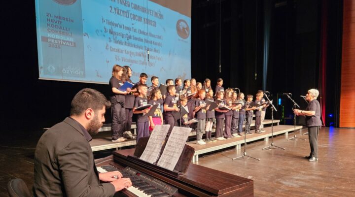 21. Nevit Kodallı Çoksesli Korolar Festivali’nde 7 şehirden 1800 korist sahne aldı