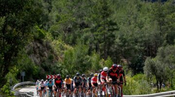 7. TOUR OF MERSİN ULUSLARARASI BİSİKLET TURU’NUN 2. ETABINDA SPORCULAR, 125 KİLOMETREYİ PEDALLADI  PEDALLAR MERSİN’İN TARİHİ DOKUSU İÇİNDE DÖNMEYE DEVAM EDİYOR