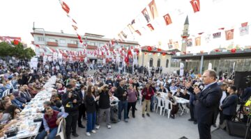 BAŞKAN SEÇER VE MERAL SEÇER, TARSUSLULARLA ‘BAYRAM SOFRASI’NDA BULUŞTU 