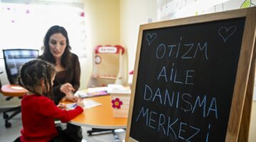 BÜYÜKŞEHİR BELEDİYESİ ÖZEL GEREKSİNİMLİ ÇOCUKLARIN ÖNÜNDEKİ ENGELLERİ BİR BİR KALDIRIYOR
