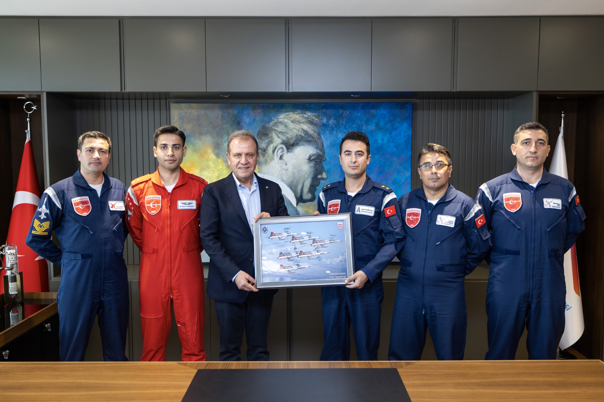SEÇER: “MERSİN HALKI SABIRSIZLIKLA TÜRK YILDIZLARI’NI BEKLİYOR ”“MERSİN ATATÜRK’ÜN KENTİDİR”