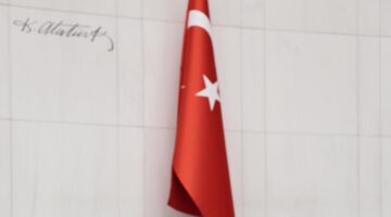 İYİ PARTİ Mersin Milletvekili Burhanettİn KOCAMAZ,Kaynak yok.” bahanesiyle asgari ücretli kesime yapılacak bir ara zamdan kaçamaz.