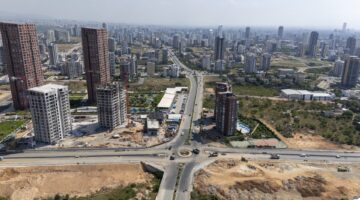 BÜYÜKŞEHİR, KENT TRAFİĞİNİ RAHATLATACAK YOL ÇALIŞMALARINI SÜRATLE TAMAMLIYOR