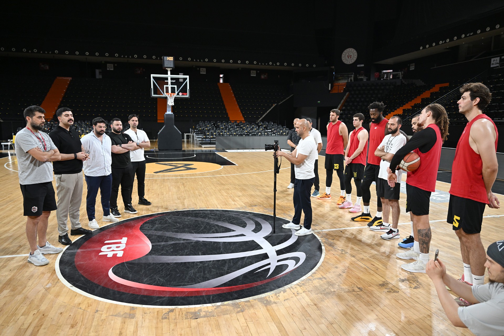 CARETTALAR, ANADOLU EFES’E HAZIRLANIYOR