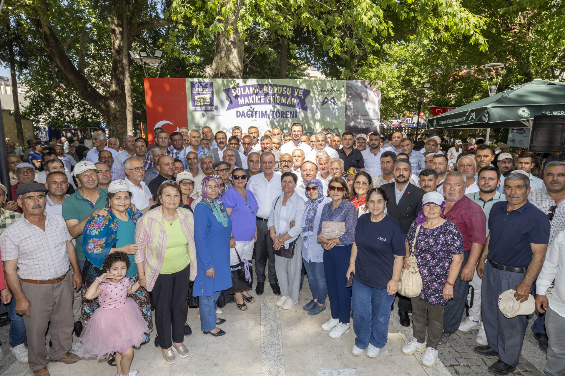 BAŞKAN SEÇER, MUT’TAKİ ‘SULAMA BORUSU VE MAKİNE EKİPMAN DAĞITIM TÖRENİ’NE KATILDI