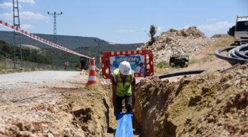 MESKİ, KELCEKÖY MAHALLESİ’NDE İÇME SUYU HATTI YENİLEME ÇALIŞMALARINA DEVAM EDİYOR