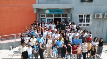 Yumurtalık Belediyesi, Kaldırım Ortaokulu öğrencilerini sevindirdi