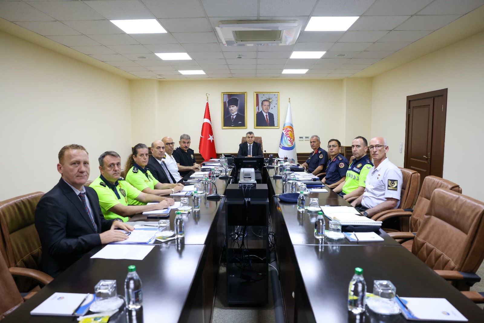 VALİMİZ SAYIN ATİLLA TOROS BAŞKANLIĞINDA, GÜVENLİK VE ASAYİŞ DEĞERLENDİRME TOPLANTISI GERÇEKLEŞTİRİLDİ