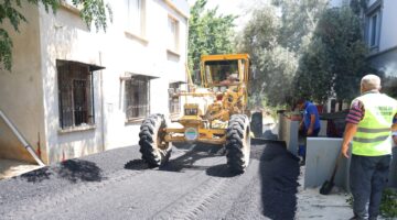 TOROSLAR’DA ASFALT BAKIM ÇALIŞMALARI ARALIKSIZ SÜRÜYOR