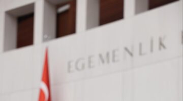 Milletvekil  Burhanettin KOCAMA ,Teklifte yer alan maddeler, yalnızca çevresel ve toplumsal hassasiyetleri göz ardı etmekle kalmamakta dedi.