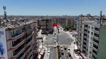 MERSİN BÜYÜKŞEHİR’İN YOL ÇALIŞMALARI İLÇELERDE DE DEVAM EDİYOR