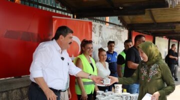 TOROSLAR’DA GELENEKSEL AŞURE İKRAMI YOĞUN İLGİ GÖRDÜ