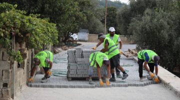 TOROSLAR’DA YOL ATAĞI SÜRÜYOR