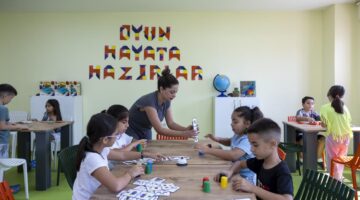 MERSİN BÜYÜKŞEHİR’İN ‘AKIL VE ZEKA OYUNLARI ATÖLYESİ’NDE EĞLENCE VE ÖĞRENME BİR ARADA
