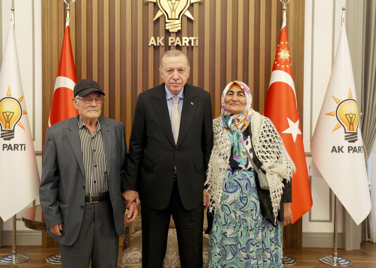 Cumhurbaşkanı Erdoğan, Şehit Ailesini Kabul Etti.