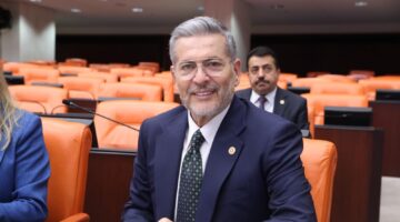 MHP MERSİN MİLLETVEKİLİ VE MYK ÜYESİ DR. LEVENT UYSAL 29 EKİM CUMHURİYET BAYRAMI’NI KUTLADI