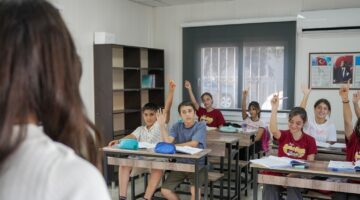 BAŞKAN TUNCER: “EĞİTİME YAPILAN YATIRIM, GELECEĞE YAPILAN YATIRIMDIR”