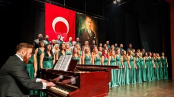 Yenişehir Belediyesinden coşkulu Cumhuriyet Konseri.