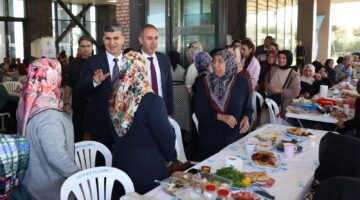 AKDENİZ BELEDİYESİ KÜLTÜR SANAT EVLERİ KURSİYERLERİ KAHVALTIDA BULUŞTU