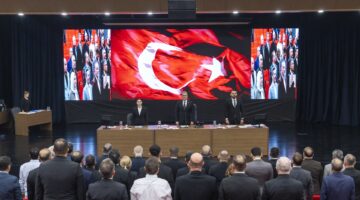 BAŞKAN SEÇER: “ATATÜRK; ÇAĞDAŞ, DEMOKRATİK VE BAĞIMSIZ TÜRKİYE’NİN MİMARIDIR”  “2026 YILINDA TRAMVAYIN İHALESİNİ YAPIP MERSİN’E KAZANDIRMAYI HEDEFLİYORUZ”