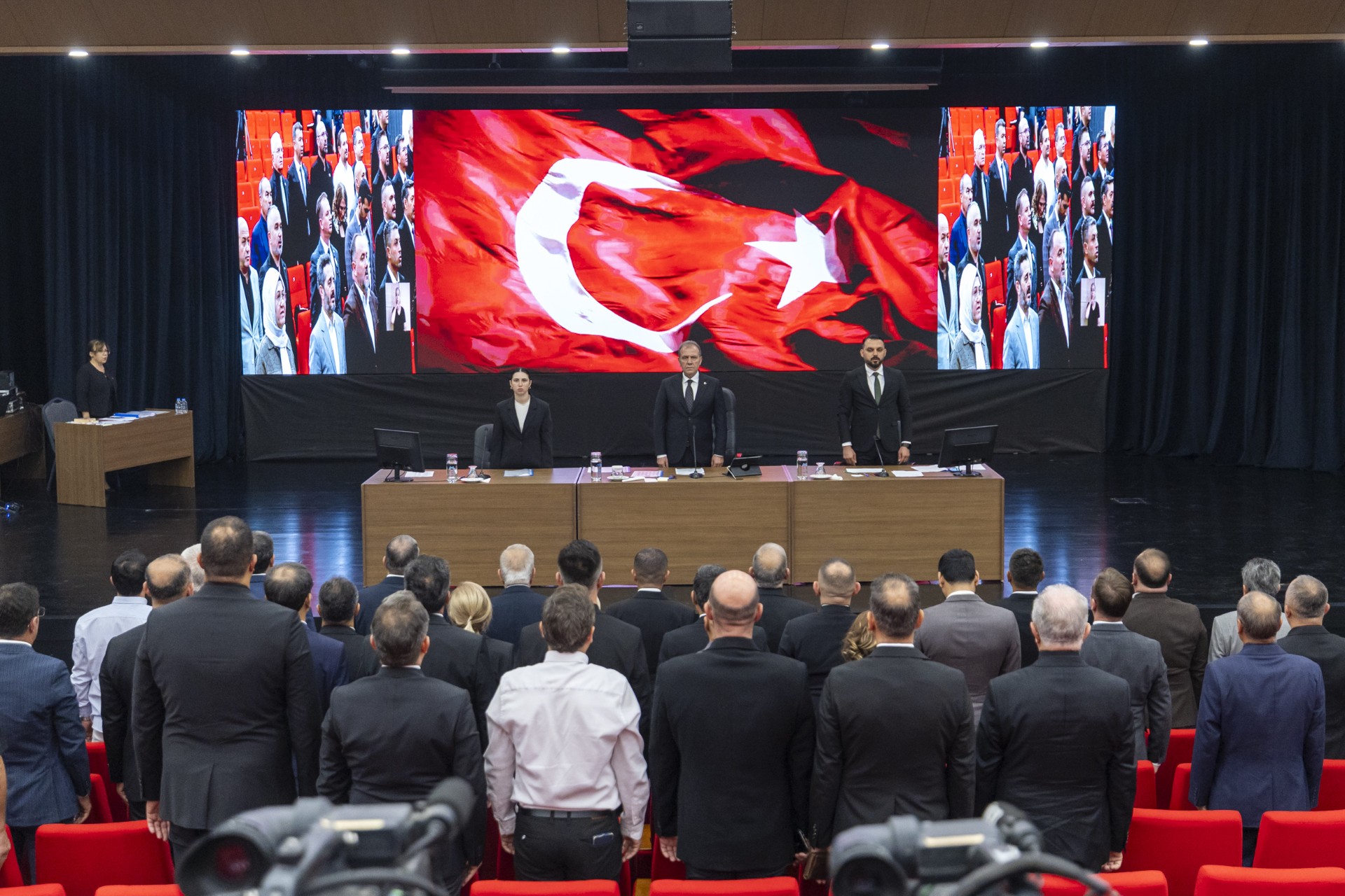 BAŞKAN SEÇER: “ATATÜRK; ÇAĞDAŞ, DEMOKRATİK VE BAĞIMSIZ TÜRKİYE’NİN MİMARIDIR”  “2026 YILINDA TRAMVAYIN İHALESİNİ YAPIP MERSİN’E KAZANDIRMAYI HEDEFLİYORUZ”
