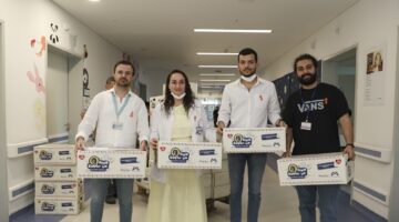 MERSİN BÜYÜKŞEHİR’DEN LÖSEMİLİ ÇOCUKLARA MORAL DESTEĞİ…