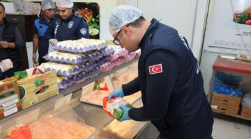 Akdeniz Zabıtası, Yemek İmalatı Yapan İşletmeleri Denetledi.