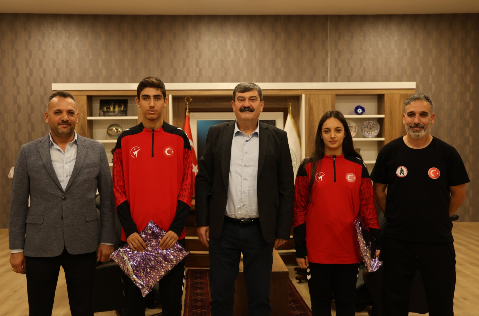 BAŞKAN YILDIZ, ŞAMPİYONLARI AĞIRLADI