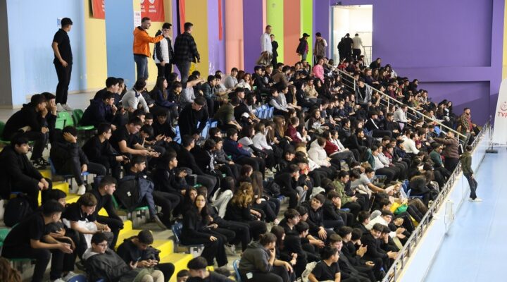 TOROSLAR’IN MELEKLERİ ÜST SIRALAR İÇİN MÜCADELESİNİ SÜRDÜRÜYOR