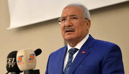 İYİ Parti Mersin Milletvekili Burhanettin Kocamaz,Birçok öğrenci gündüz üniversiteye, akşam ise işe çalışmaya gitmek zorunda kalıyor.
